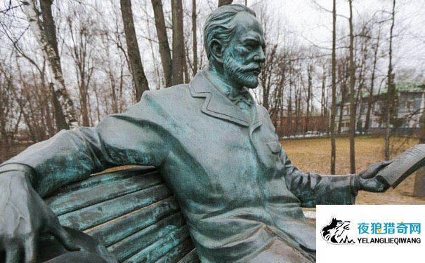 柴可夫斯基雕像