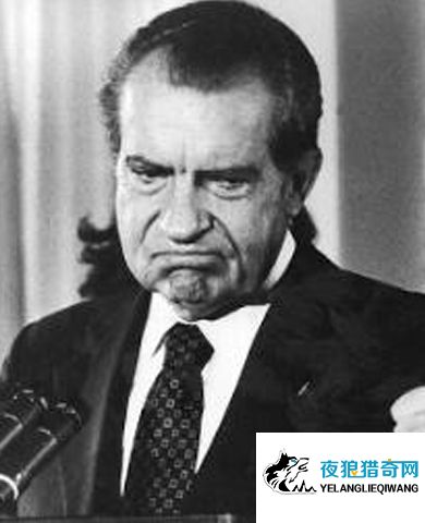 尼克松演讲时的照片